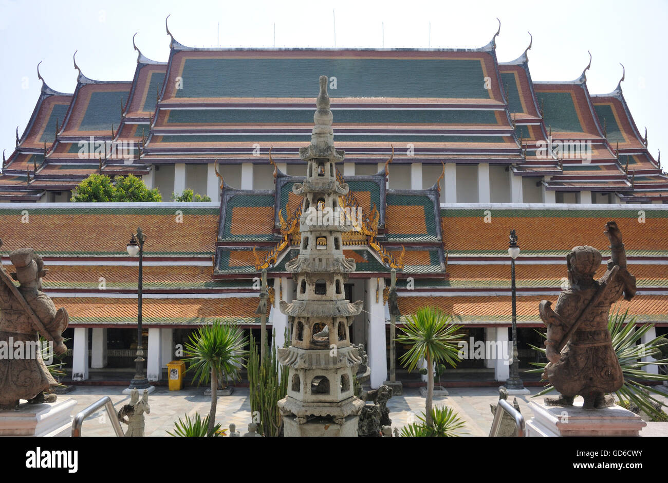Wat Suthat Thepwararam, Bangkok, Tailandia Foto de stock