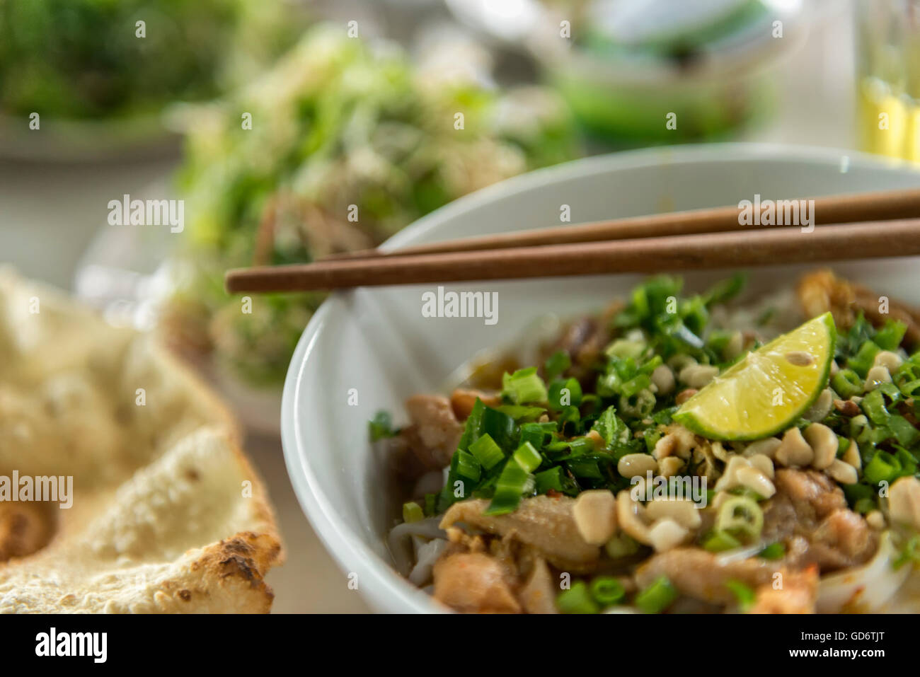 Plato de pollo Pho, plato tradicional vietnamita Foto de stock