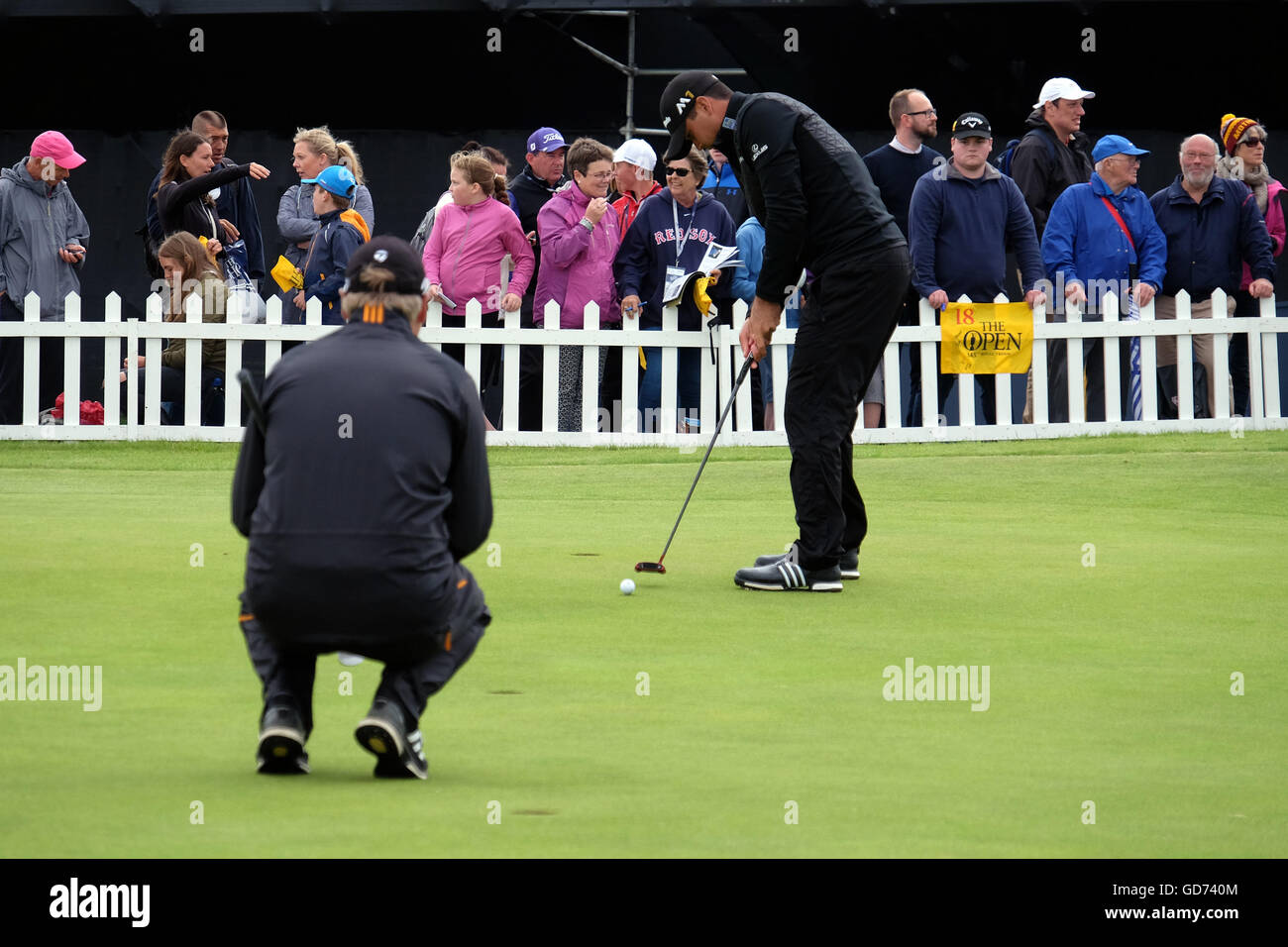 Jason Day en el putting green en Royal Troon durante el 2016 British Open de Golf Foto de stock
