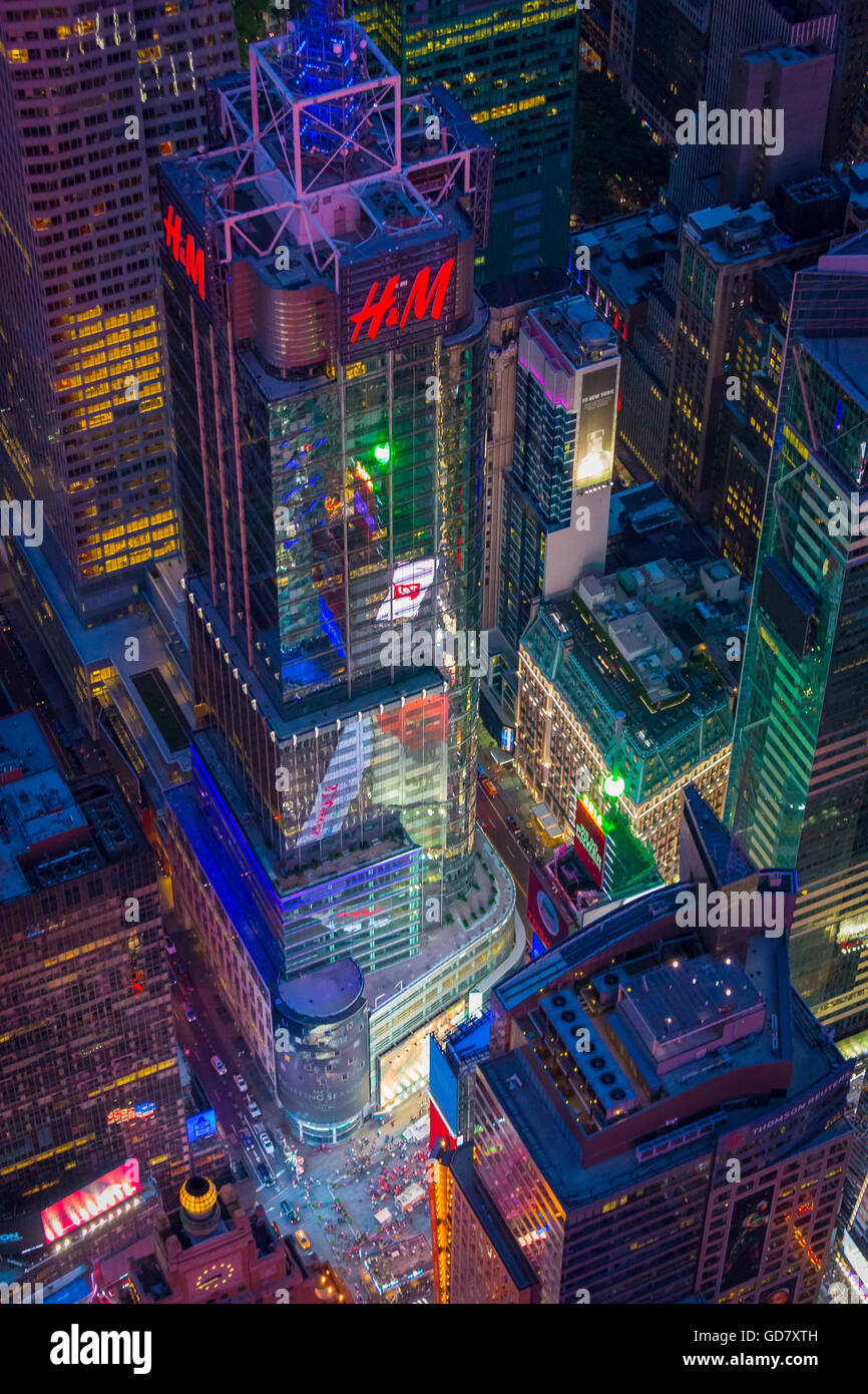 4 Times Square, anteriormente conocido como el Edificio Condé Nast, es un rascacielos en Times Square, en Midtown Manhattan, Ciudad de Nueva York. Foto de stock