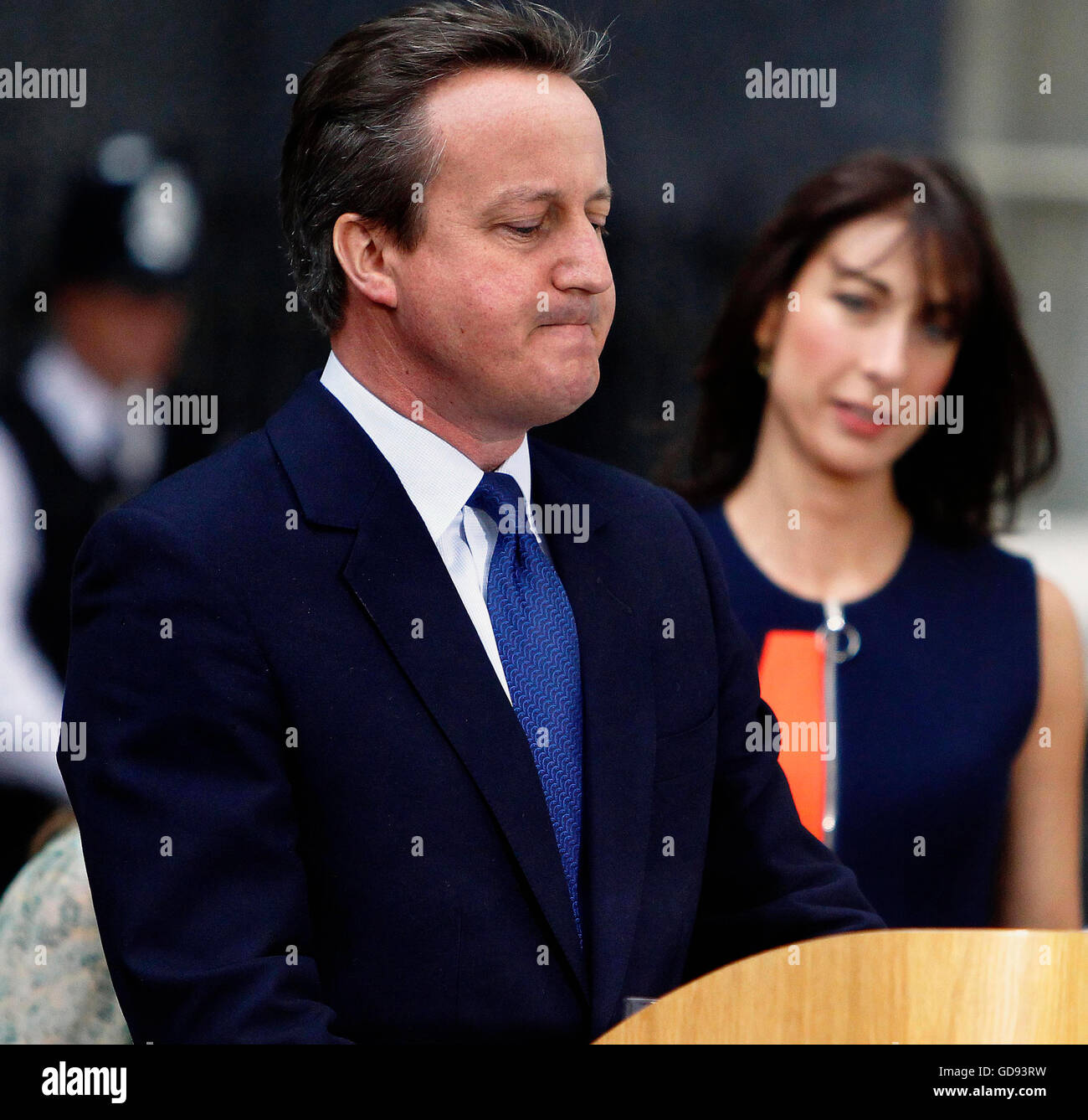 Londres, Reino Unido. El 13 de julio de 2016. David Cameron, habla a los mundos pulse en su último día como primer ministro en Downing Street. Crédito: Ojo omnipresente/Alamy Live News Foto de stock