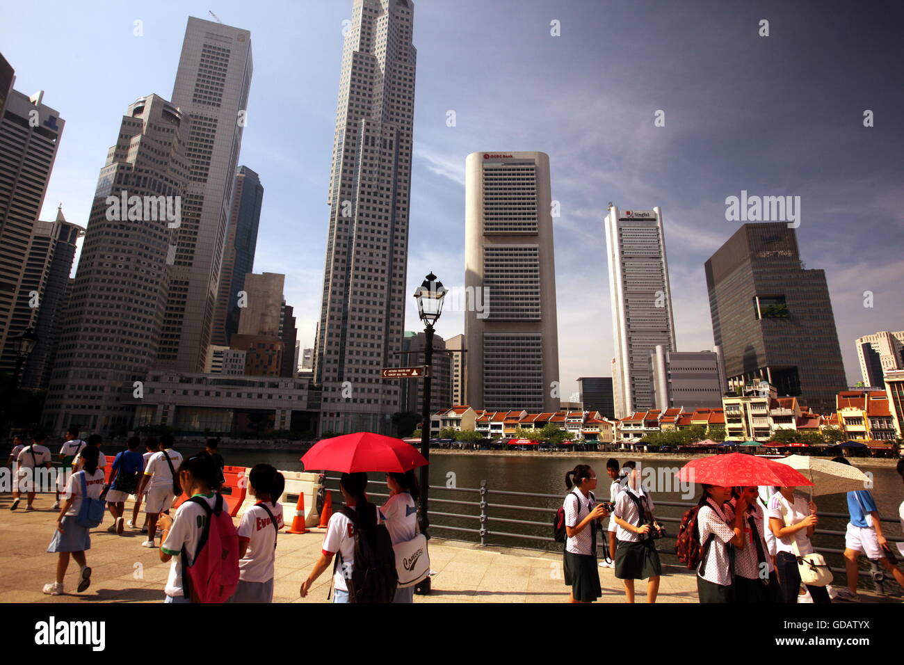 Die Skyline im im Inselstaat Bankenviertel von Singapur Singapur en Asien. Foto de stock