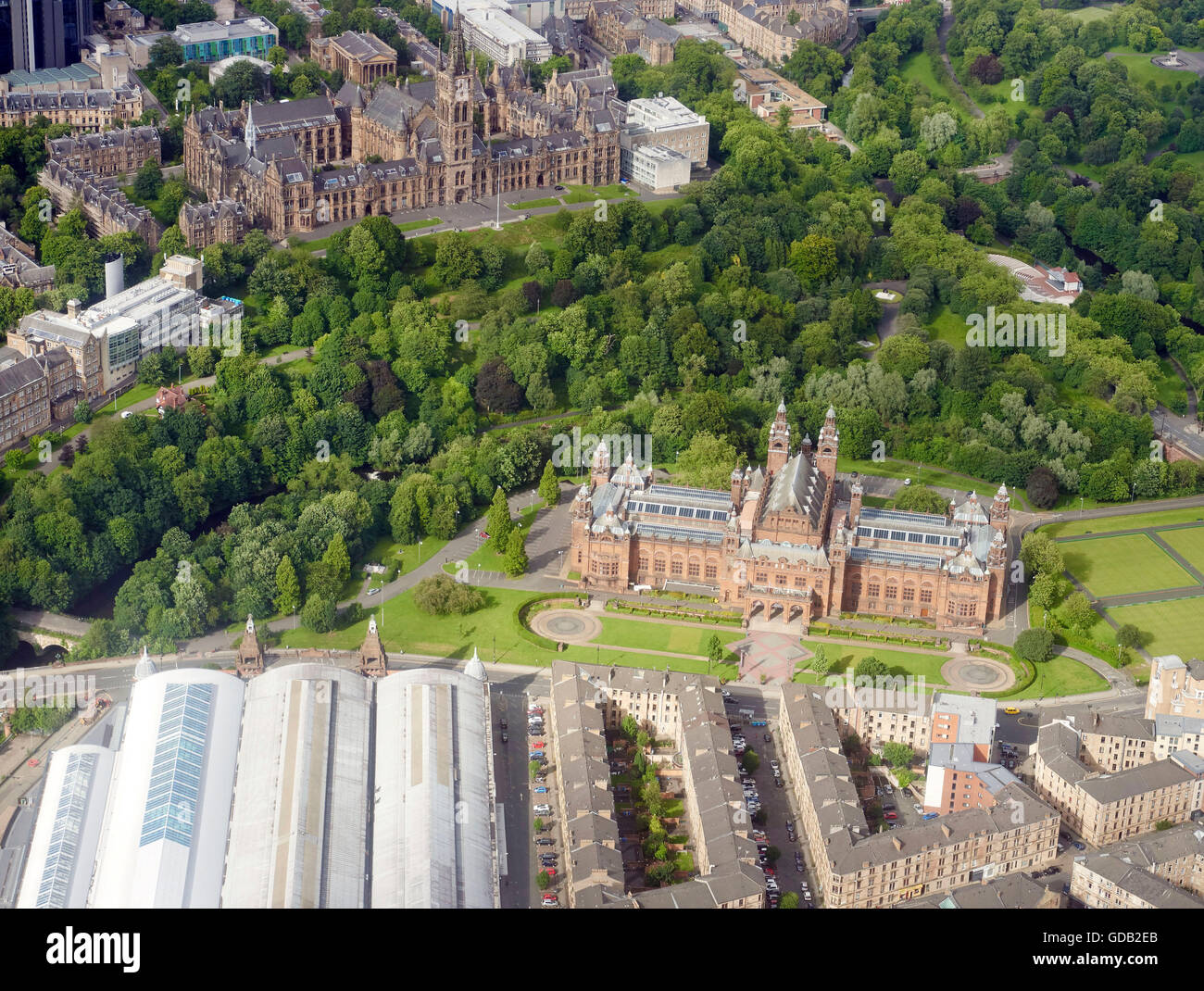 Una vista aérea de Kelvin Hall de la Universidad de Glasgow, Escocia Central Foto de stock