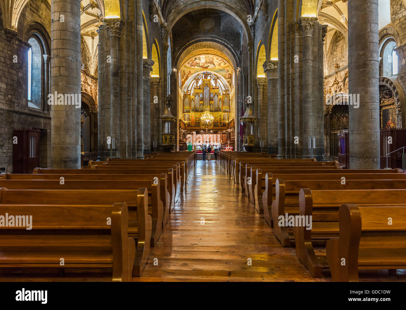 Jaca, Huesca, Aragón, España. Interior de la Catedral Románica de San Pedro Apóstol. Foto de stock