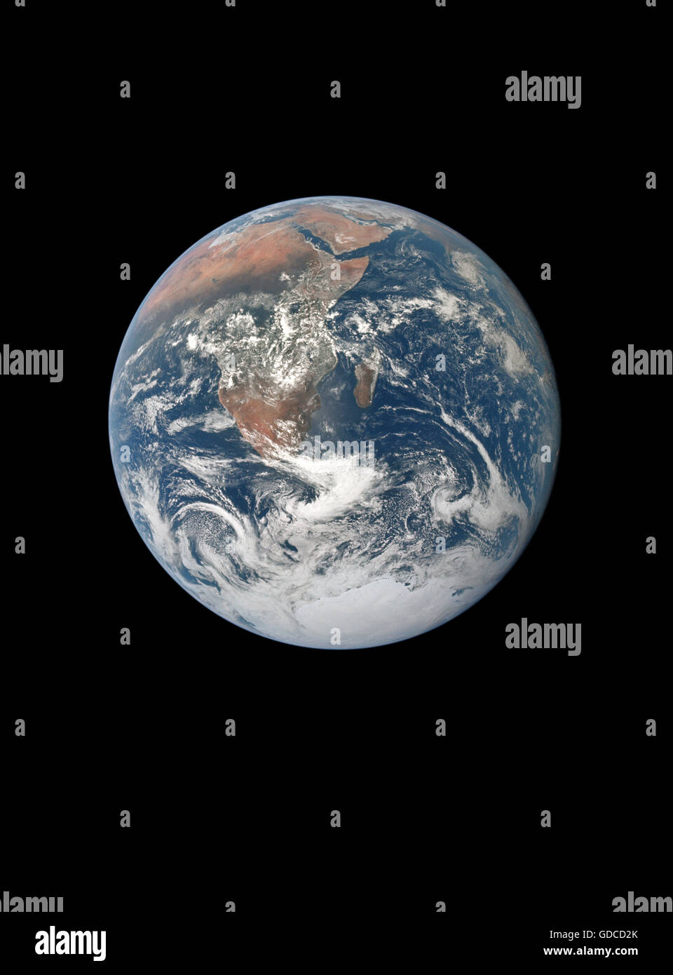 La tierra vista desde el espacio. Alta resolución de imagen mejorada. Única versión mejorada y optimizada de la imagen original de la NASA Foto de stock