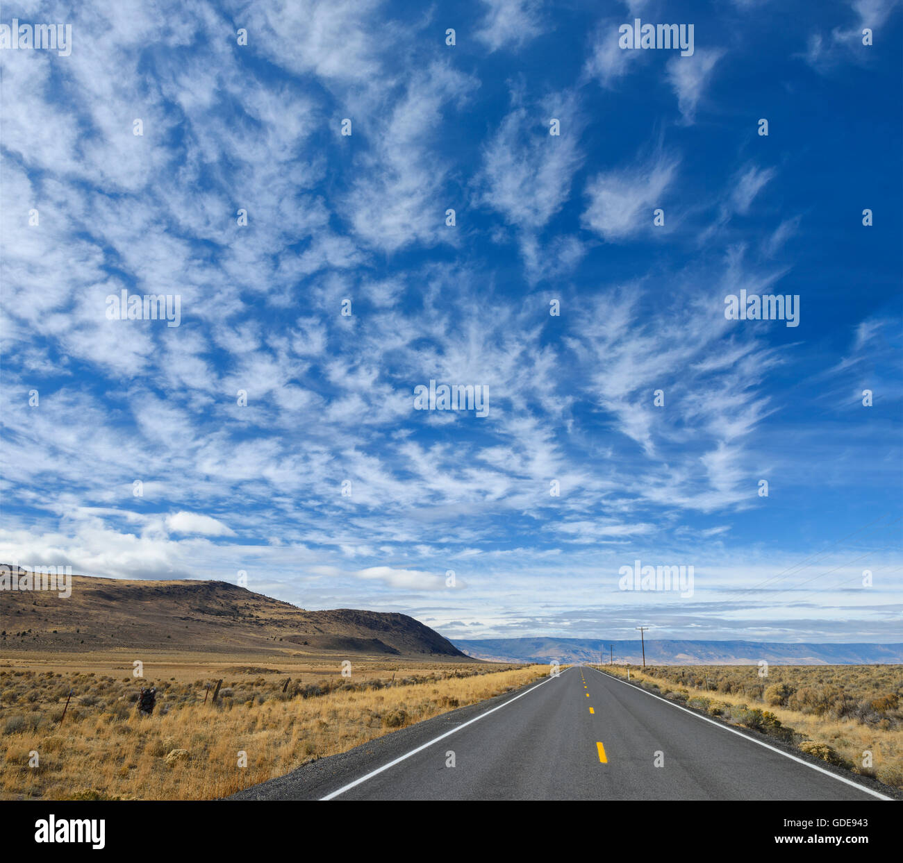 Ee.Uu.,Oregon Oriental,solitaria autopista Foto de stock