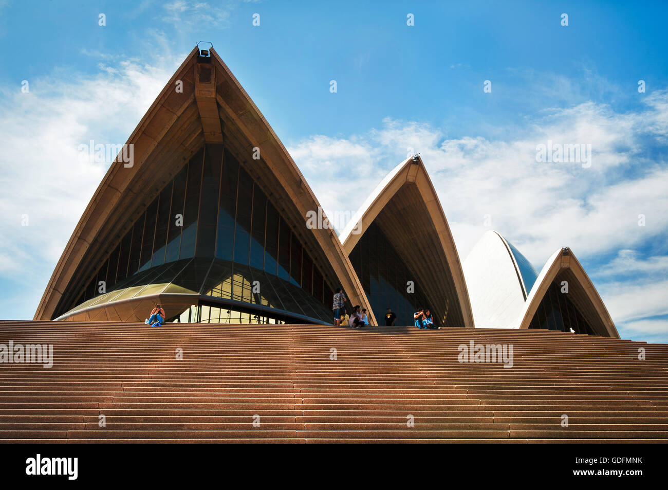 Las escaleras de la famosa Ópera de Sydney. Foto de stock