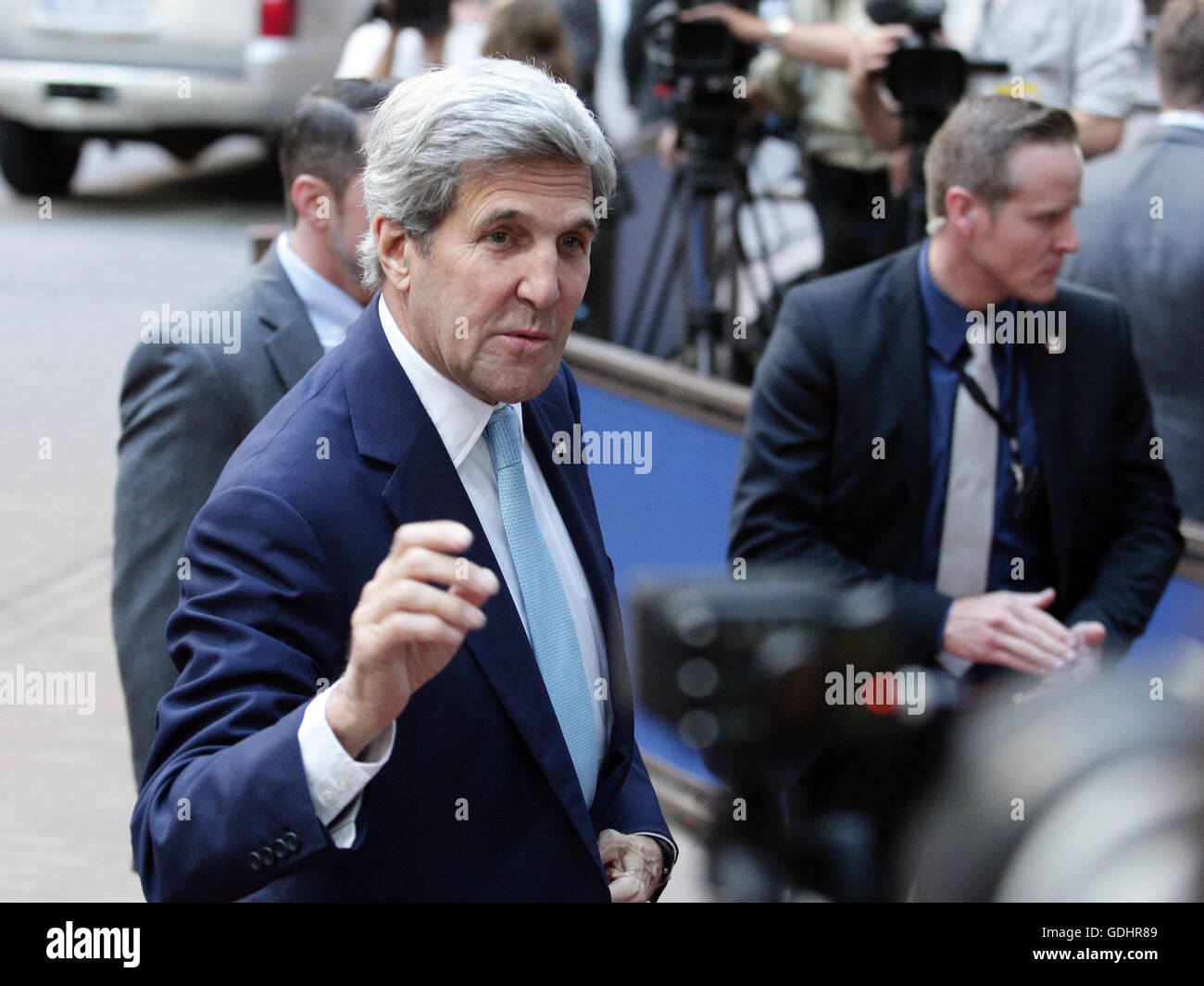 Bruselas, Bélgica. El 18 de julio, 2016. John Kerry, Secretaria de Estado de EE.UU. llega a la reunión del Consejo de Asuntos Exteriores que tiene lugar en el Consejo Europeo. Crédito: Leonardo Hugo Cavallo/Alamy Live News Foto de stock