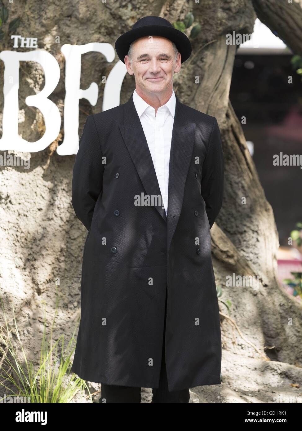 Londres, Reino Unido. El 17 de julio, 2016. Mark Rylance, BFG estreno en Leicester Square en Londres. 17/07/2016 | Mundial de uso/picture alliance Crédito: dpa/Alamy Live News Foto de stock