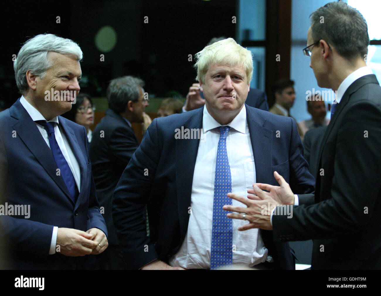 Bruselas, Bélgica. El 18 de julio, 2016. Boris Johnson, durante la mesa redonda junto a los ministros de Relaciones Exteriores de Bélgica Didier Reynder. Crédito: Leonardo Hugo Cavallo/Alamy Live News Foto de stock