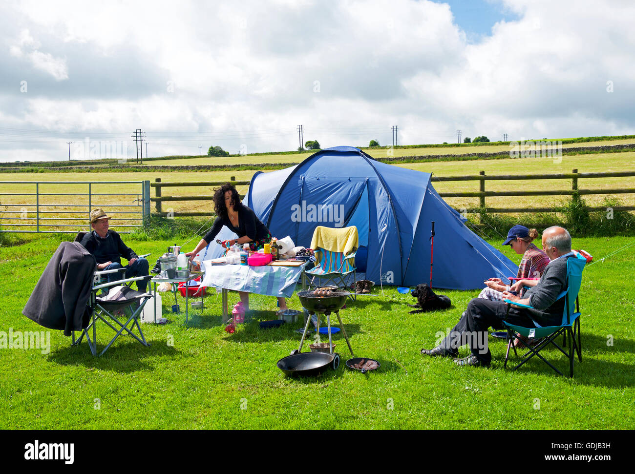 Camping en la granja Knotlow camping, cerca de Flagg, Buxton, Derbyshire, Inglaterra Foto de stock