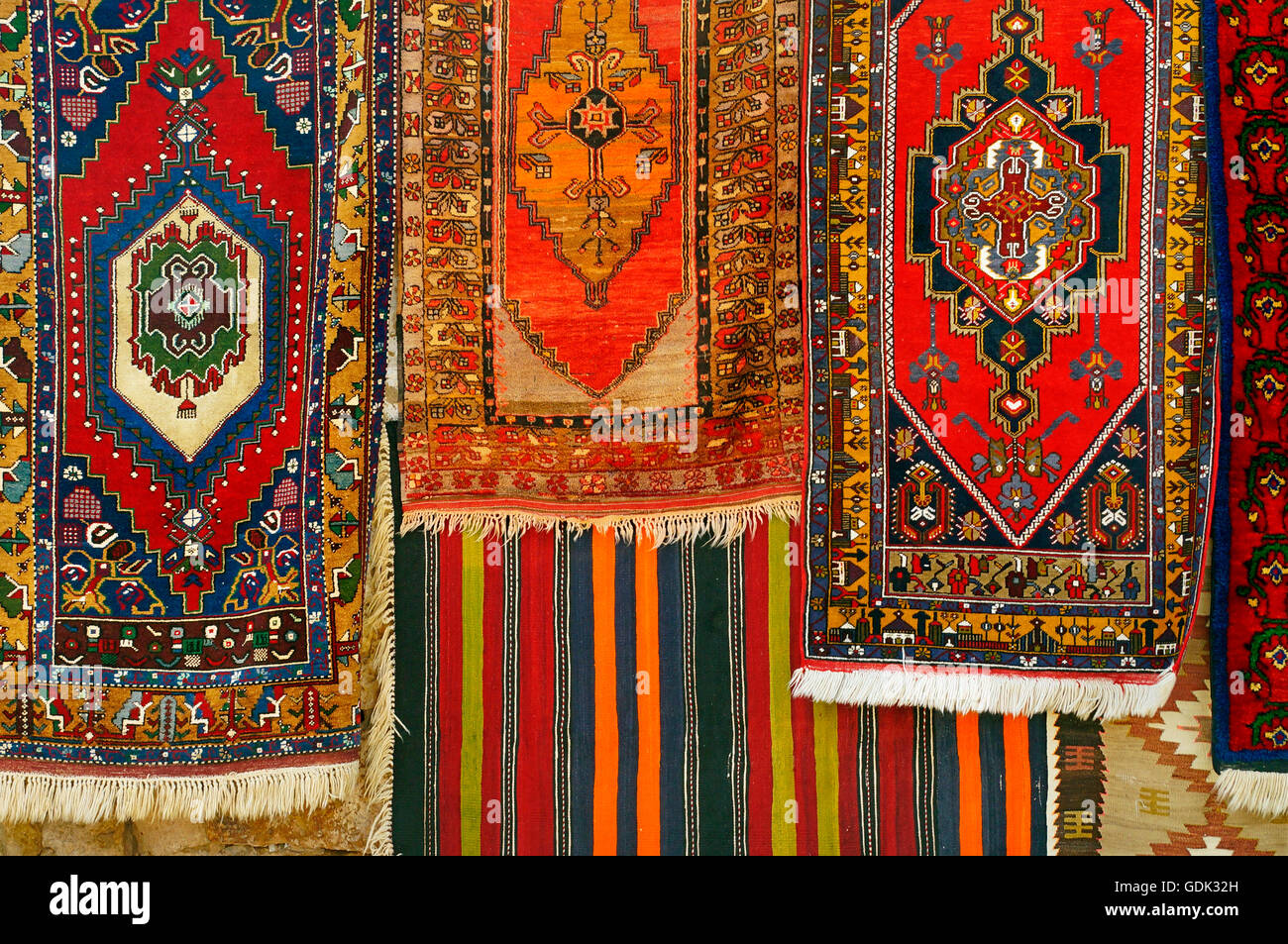 Kilim y alfombras turcas, en Capadocia, en Turquía. Capadocia es una región  histórica de Anatolia Central, principalmente en la provincia de Nevsehir,  en Turquía. En la época de Herodoto, los Capadocianos fueron