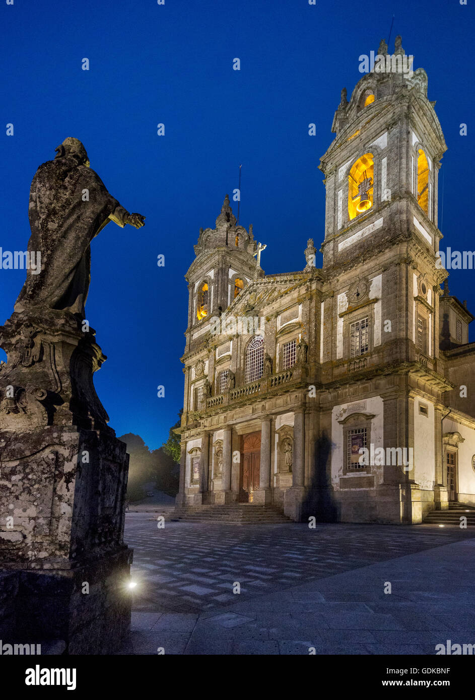 Bom Jesus do Monte, Hora Azul, Escena nocturna, santuario de Braga, estatuas, distrito de Braga, Braga, Portugal, Europa, viajes Foto de stock