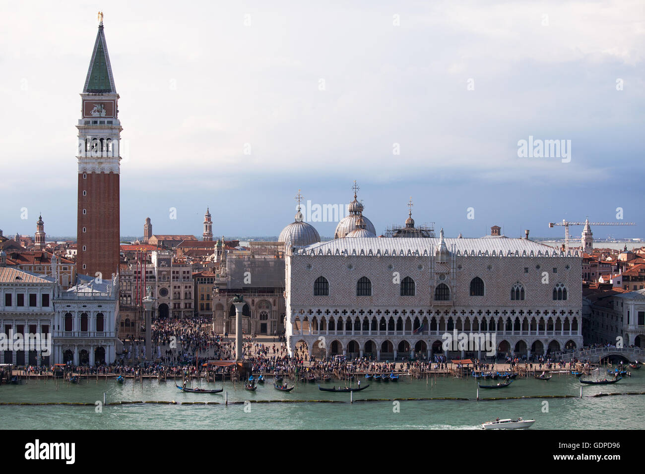 Pasado consigna Piazza San Marco y el Palacio Ducal, Venecia Foto de stock