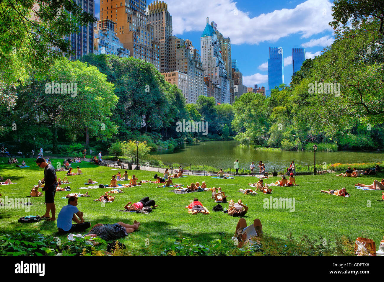 Central Park South en Manhattan, Nueva York Foto de stock