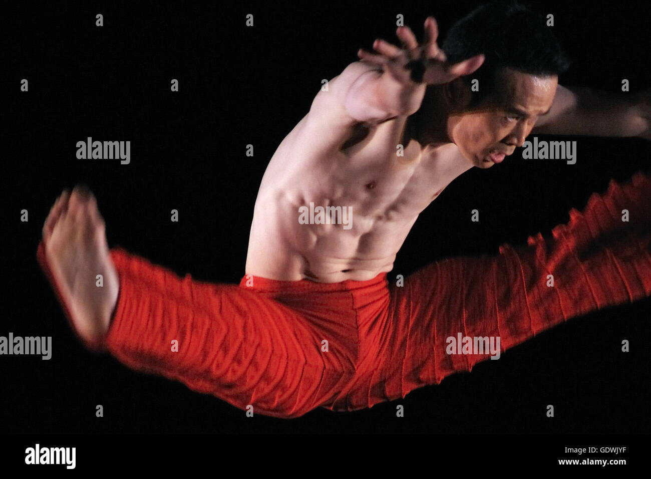 "Takademe', Alvin Ailey American Dance Theatre Foto de stock
