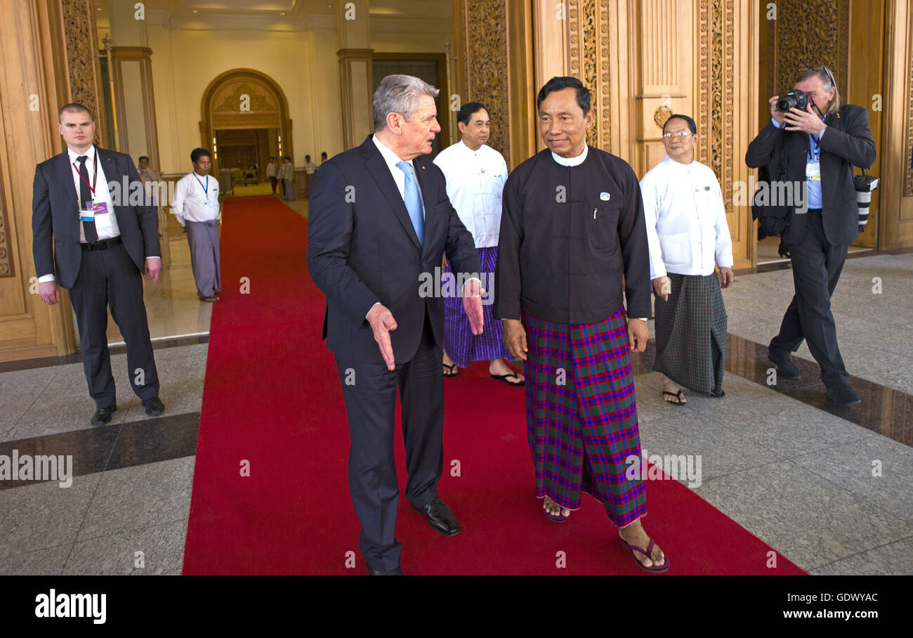 Gauck y Thura Shwe Mann Foto de stock