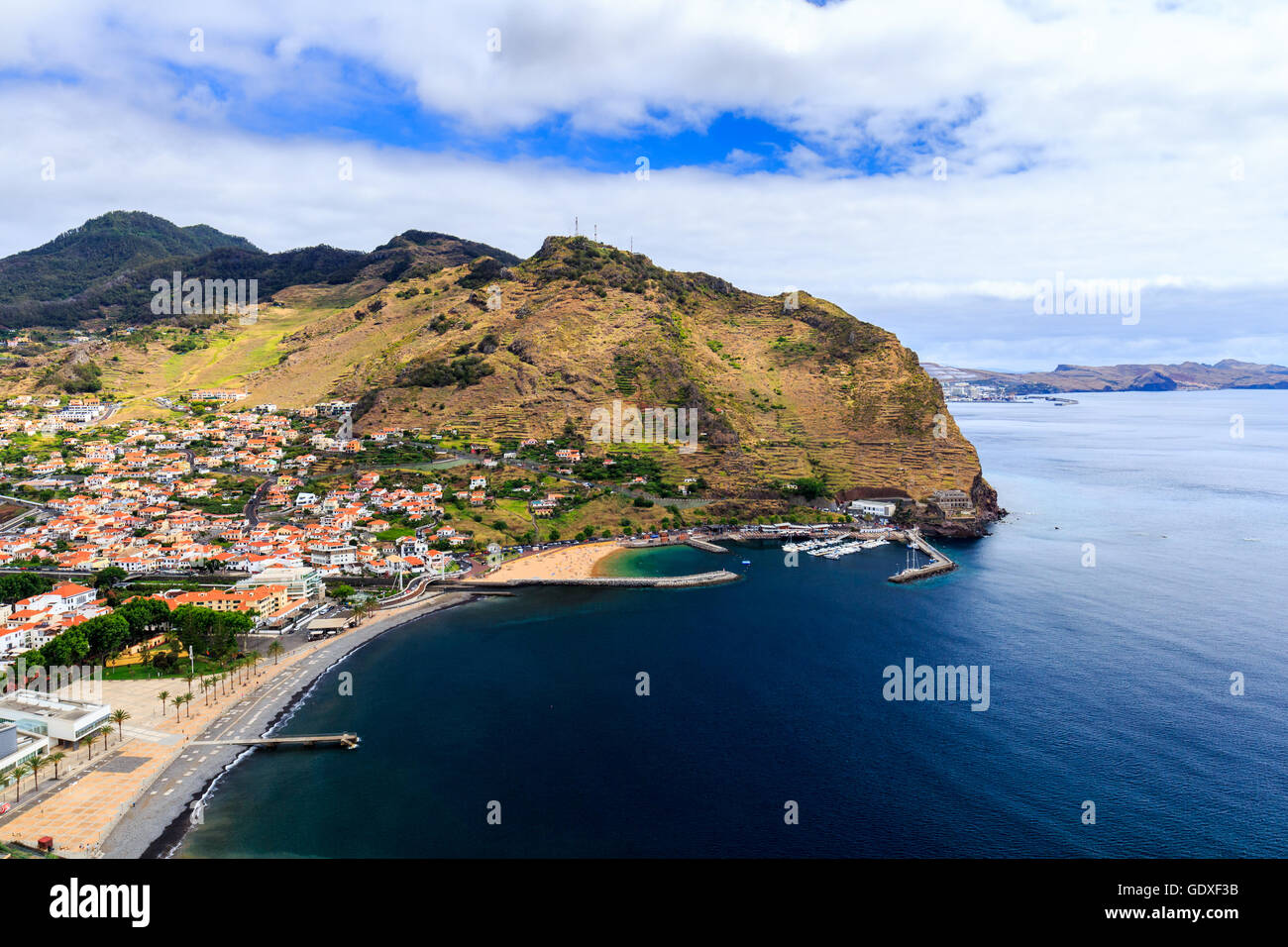 Queimada o Francicso Alvares Nobrega mirador a la bahía de Machico, Madeira, Portugal Foto de stock