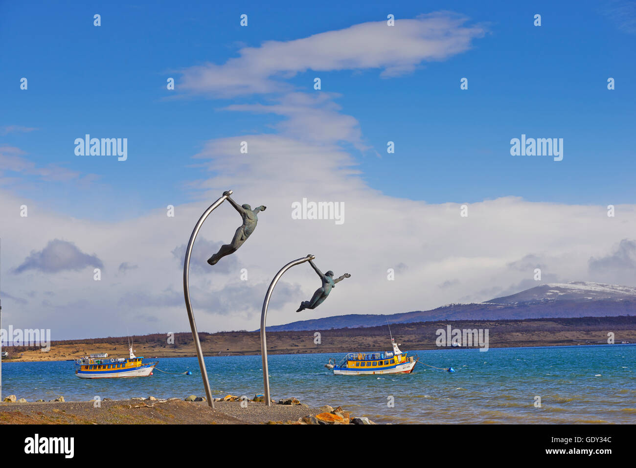 Puerto natales statues meaning wind fotografías e imágenes de alta  resolución - Alamy
