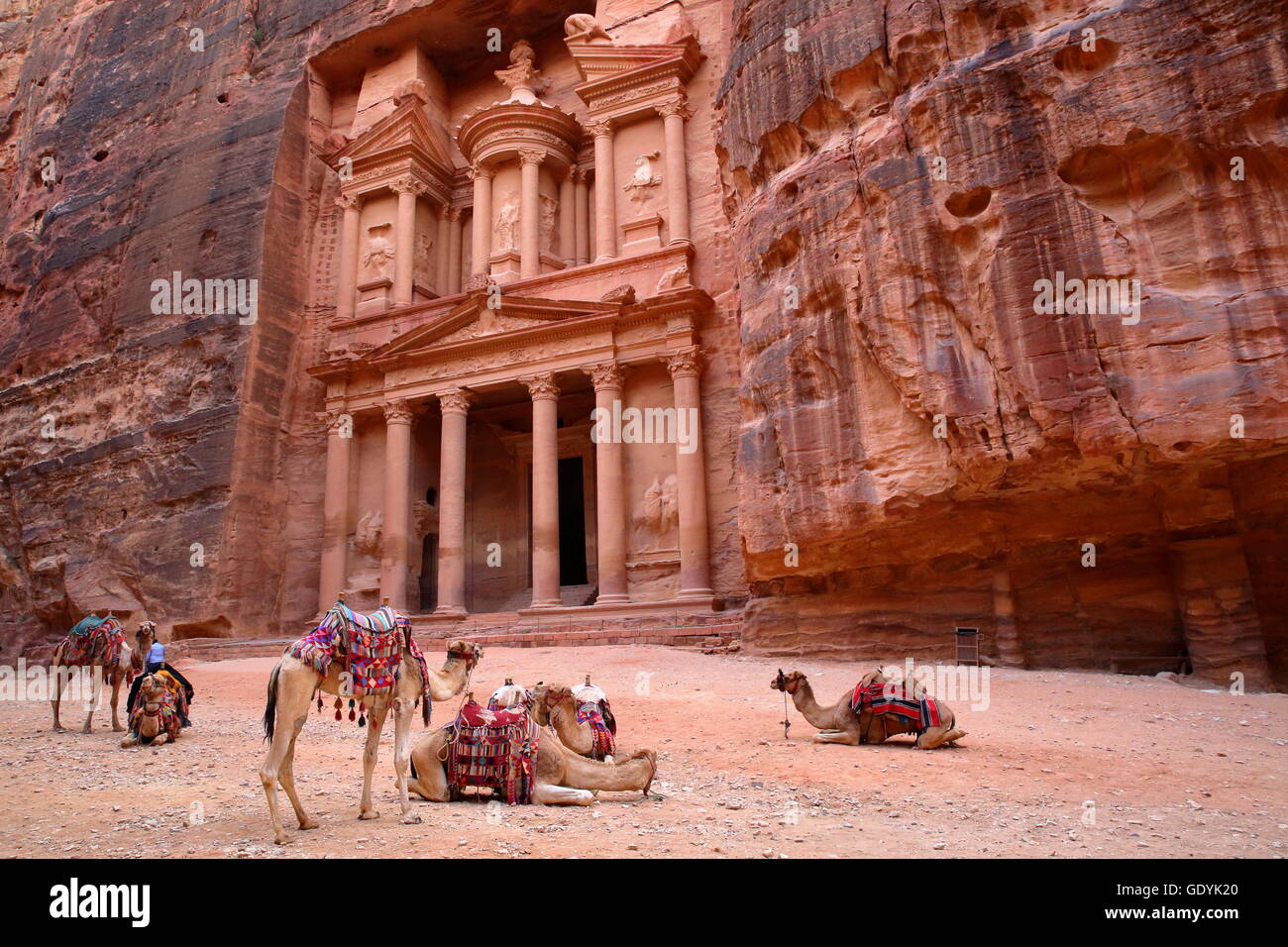 La Tesorería (Al Khazneh) en Petra, Jordania Foto de stock