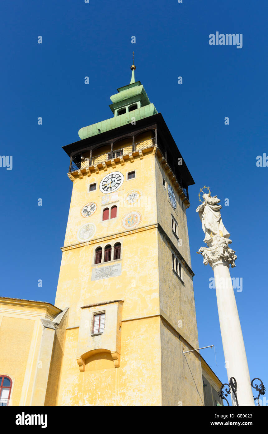 Retz: Ayuntamiento y la columna de la Santísima Trinidad, Austria, Niederösterreich, Baja Austria, Weinviertel Foto de stock