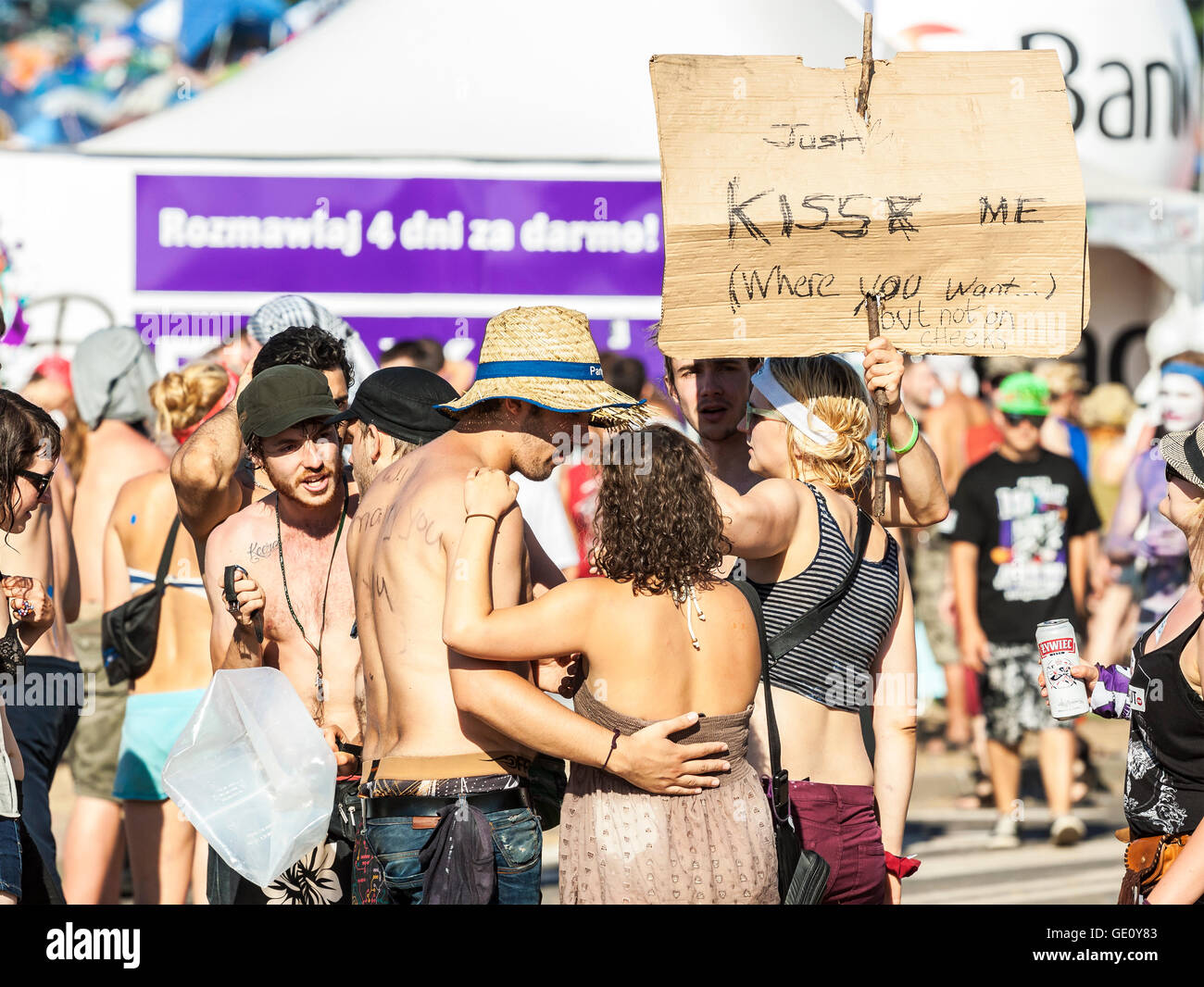 La gente en el 19º Przystanek Woodstock (Festival de Woodstock), ticket aéreo abierto de verano más grande festival de música rock libre en Europa. Foto de stock