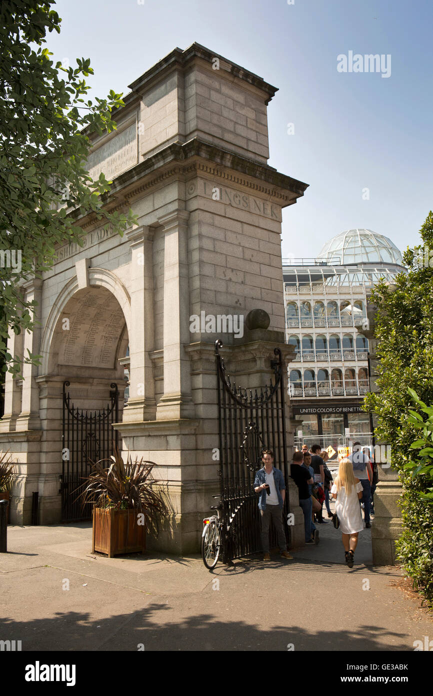 Irlanda, Dublín, St Stephen's Green, Dublin Fusiliers Arch Foto de stock