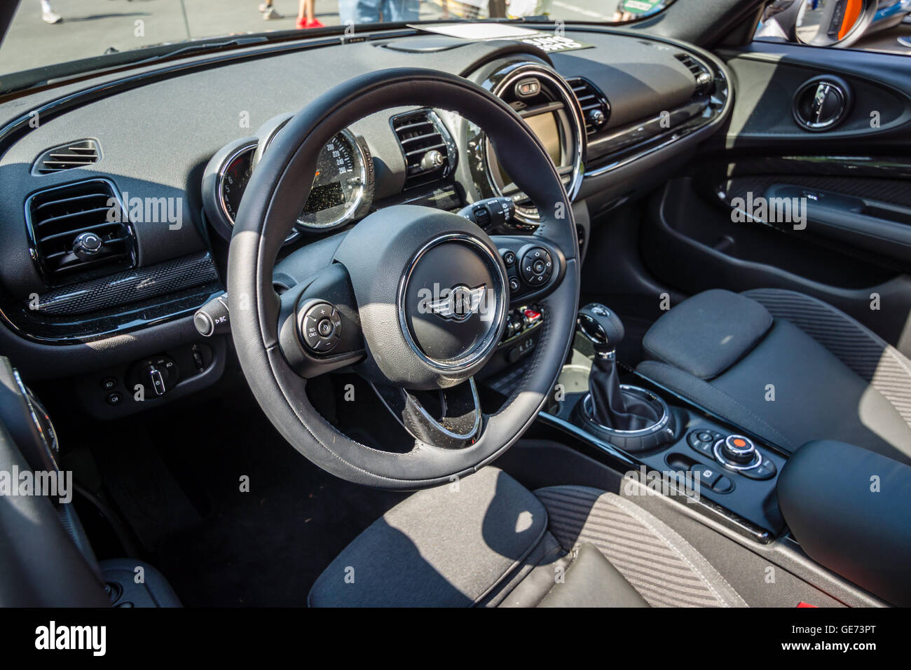Berlín - Junio 05, 2016: la ciudad del interior de un coche Mini Cooper S Convertible. Días clásicos Berlin 2016. Foto de stock