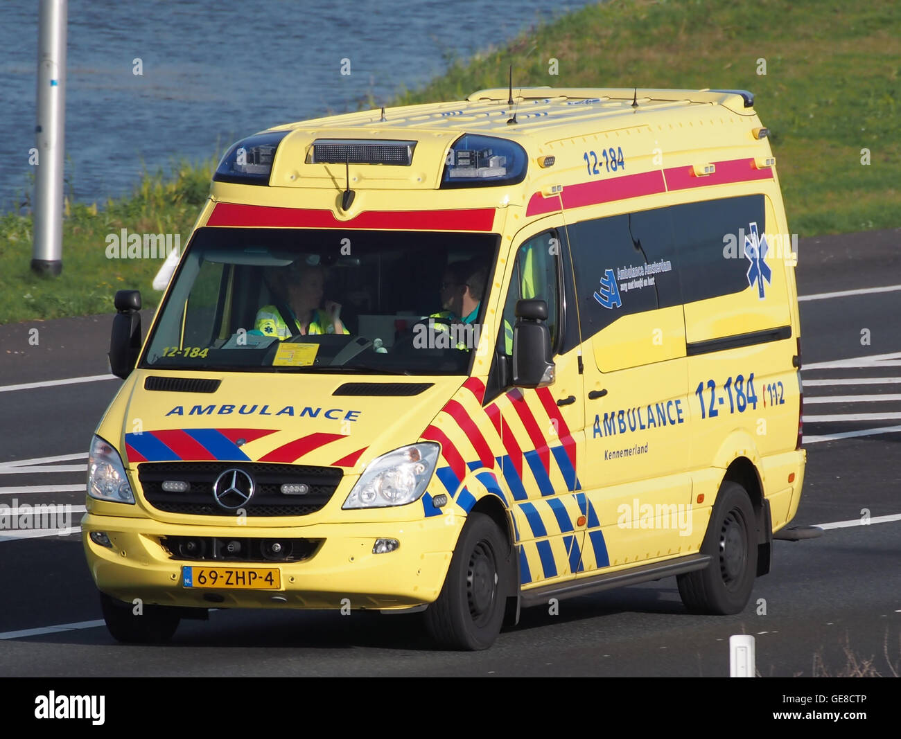 Mercedes Ambulancia, Unidad 12-184 Amsterdam Foto de stock