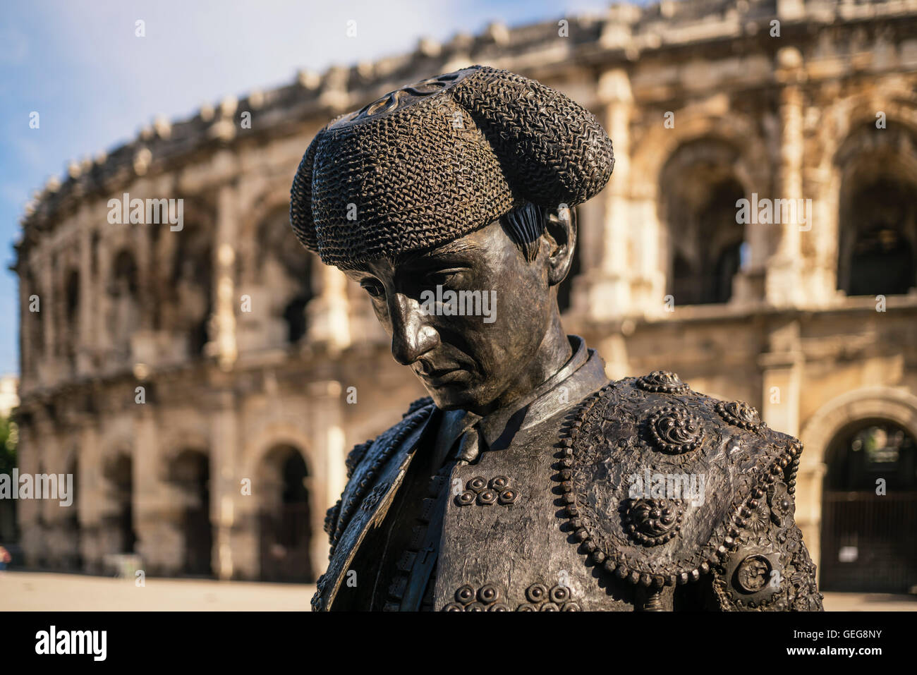 Escultura de Nimeno II, el anfiteatro romano, la Arena, el torero, Nimes, Departamento de Gard, Languedoc-Roussilon, Francia Foto de stock