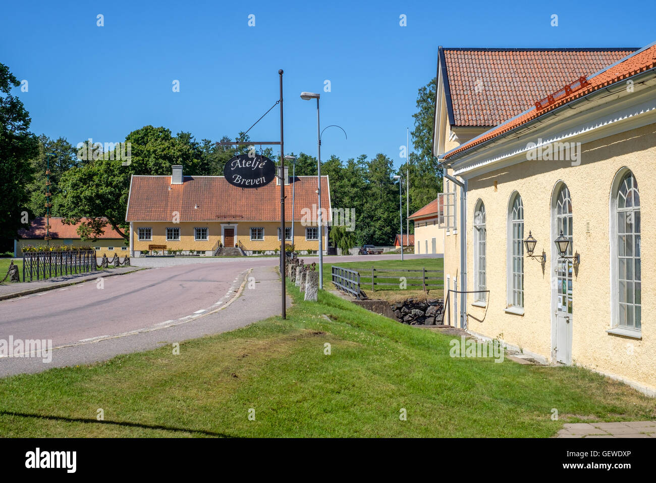 Bruk Brevens - una pequeña ferrería histórica ciudad de la compañía en Suecia Foto de stock