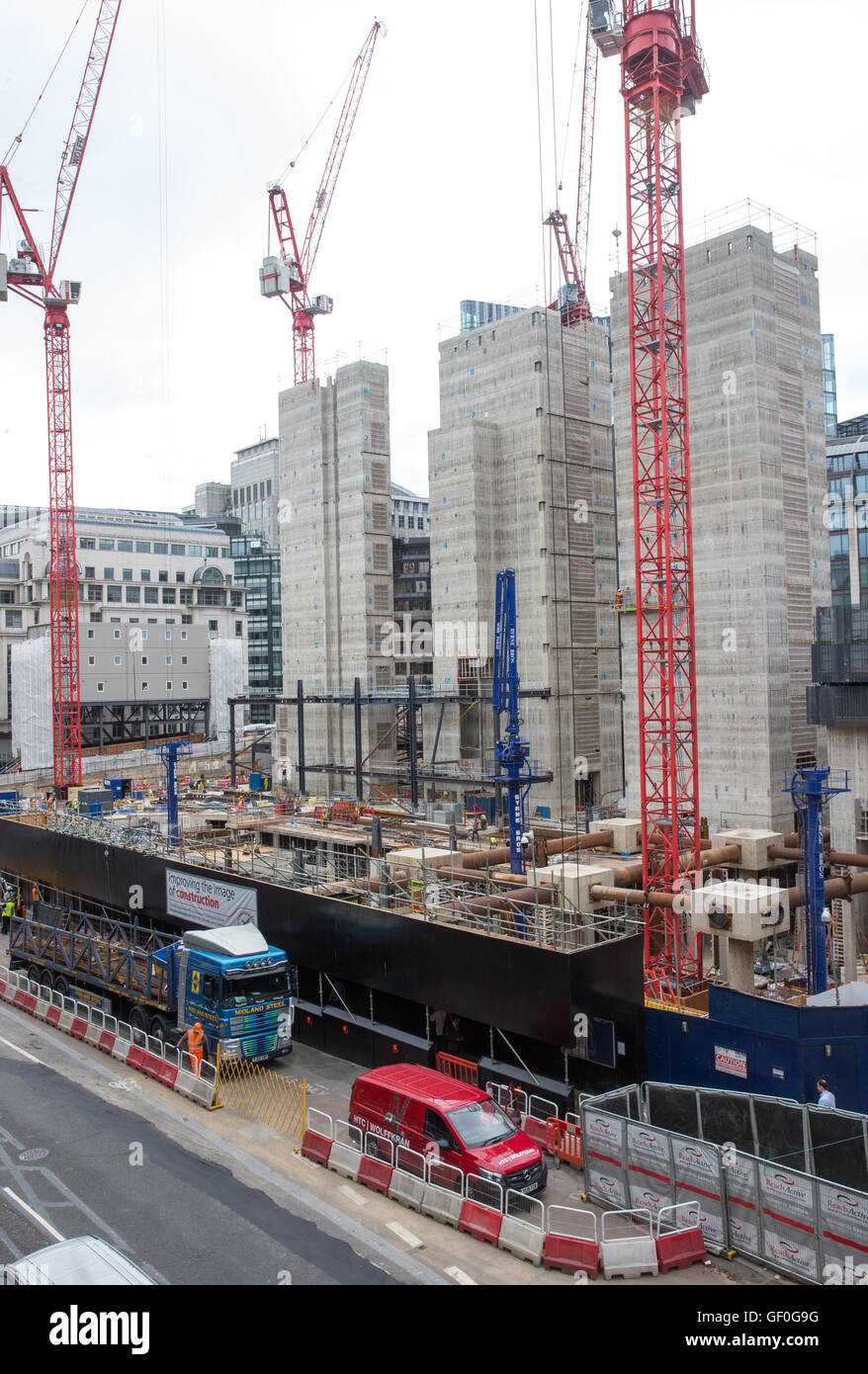 El trabajo de construcción en el edificio de la flota en Farringdon Street, de Londres, que se convertirá en la sede europea de Goldman Sachs Foto de stock
