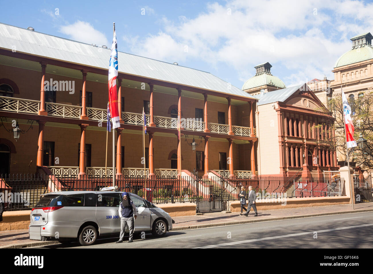 El Parlamento de Nueva Gales del Sur la construcción de viviendas en Macquarie Street, Sydney, Australia Foto de stock