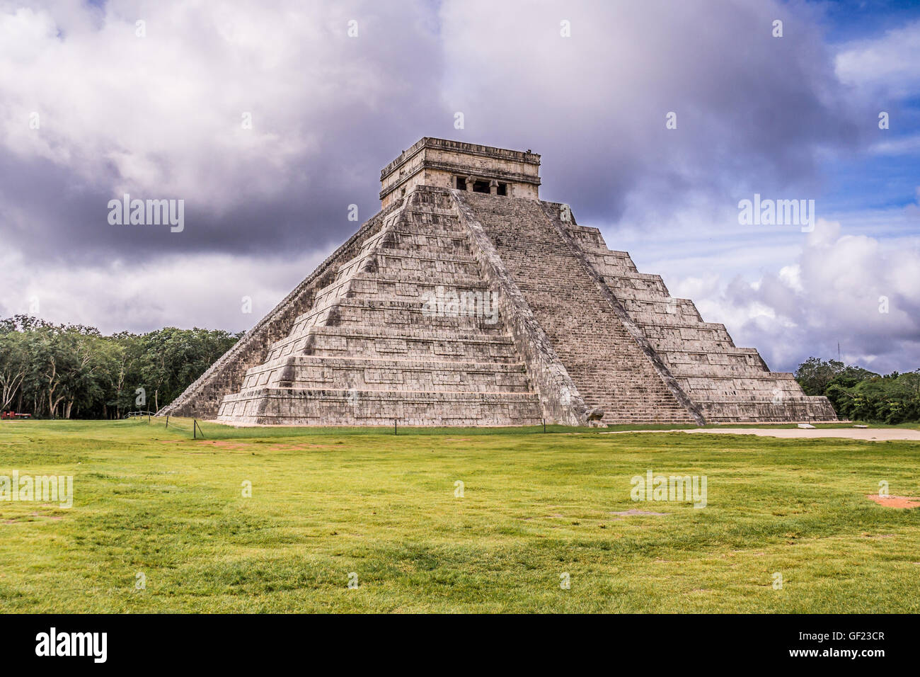 Pirámide maya de Chichen Itza, Yucatán, México. Foto de stock