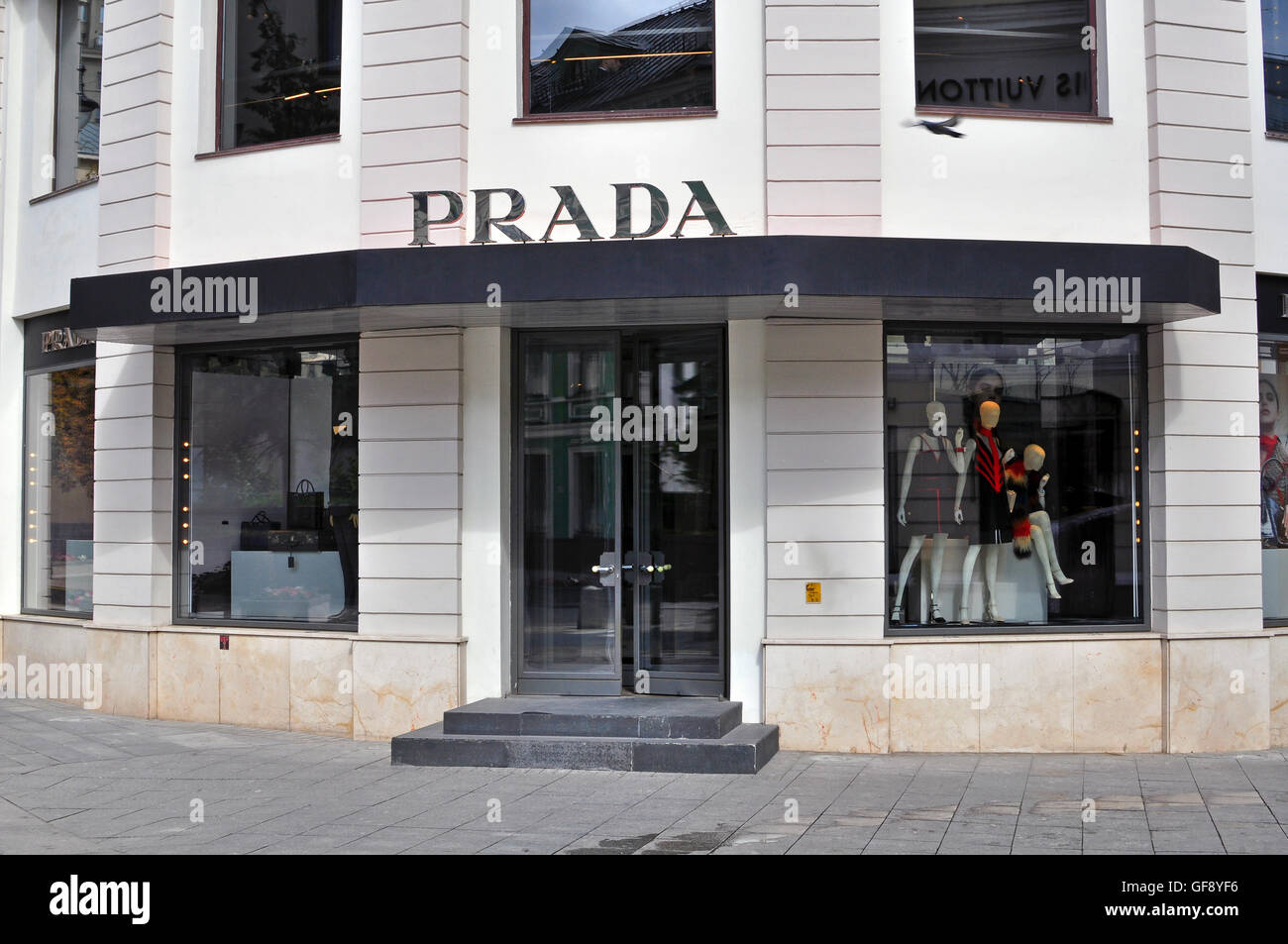 prada es