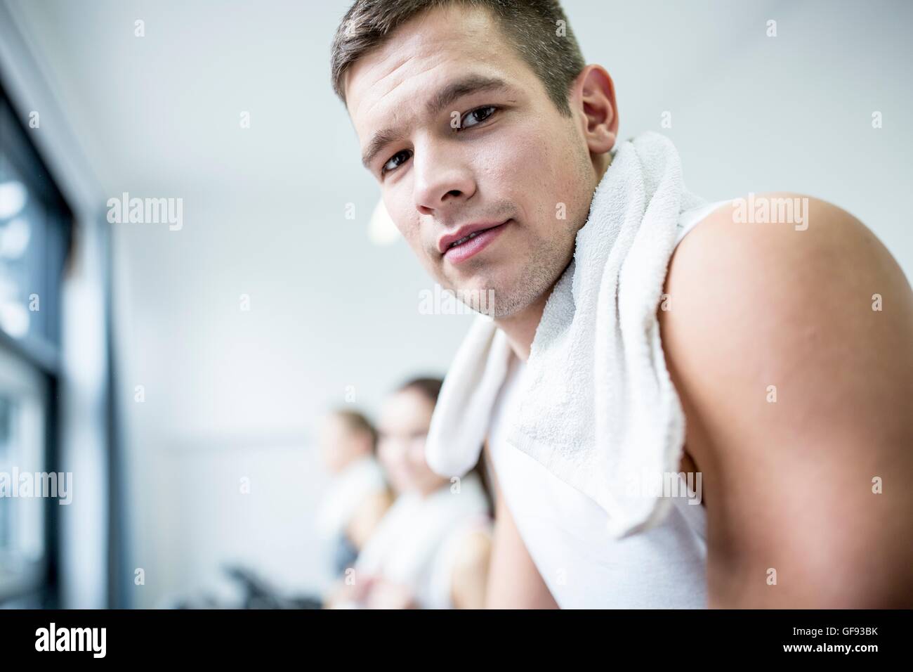 Toalla gimnasio fotos de stock, imágenes de Toalla gimnasio sin royalties