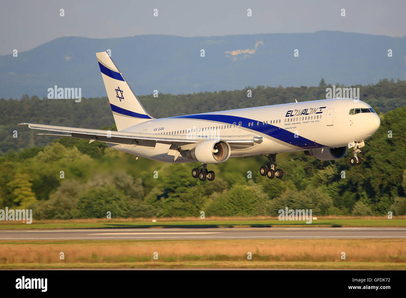 El al boeing 767 Fotos e Imágenes de stock Alamy