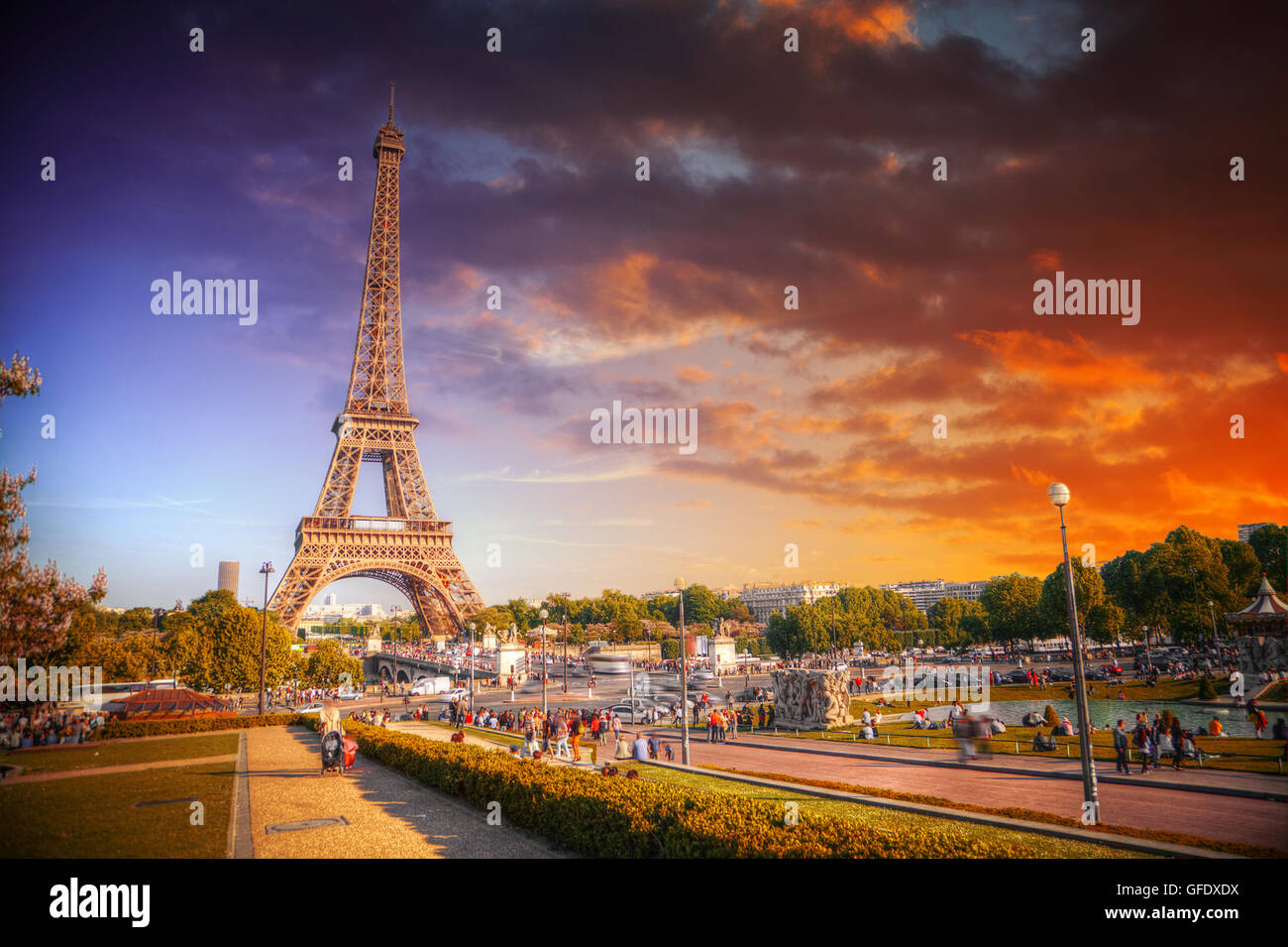 Amanecer en París, con la Torre Eiffel Fotografía de stock Alamy