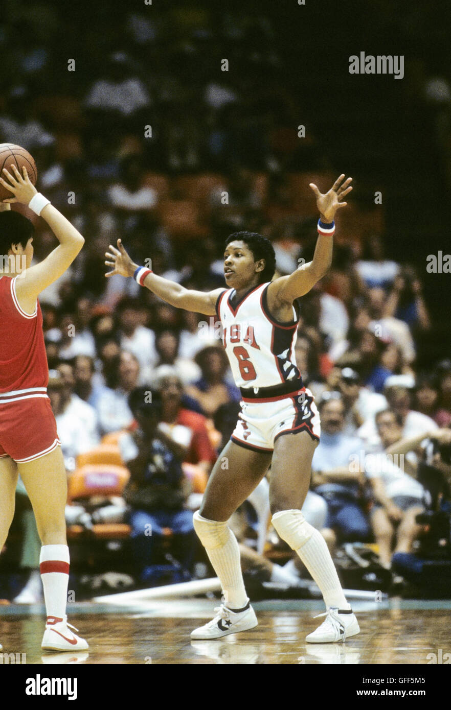 California - Los Angeles - Juegos Olímpicos de Verano de 1984. El baloncesto  femenino. Lynette Woodard Fotografía de stock - Alamy