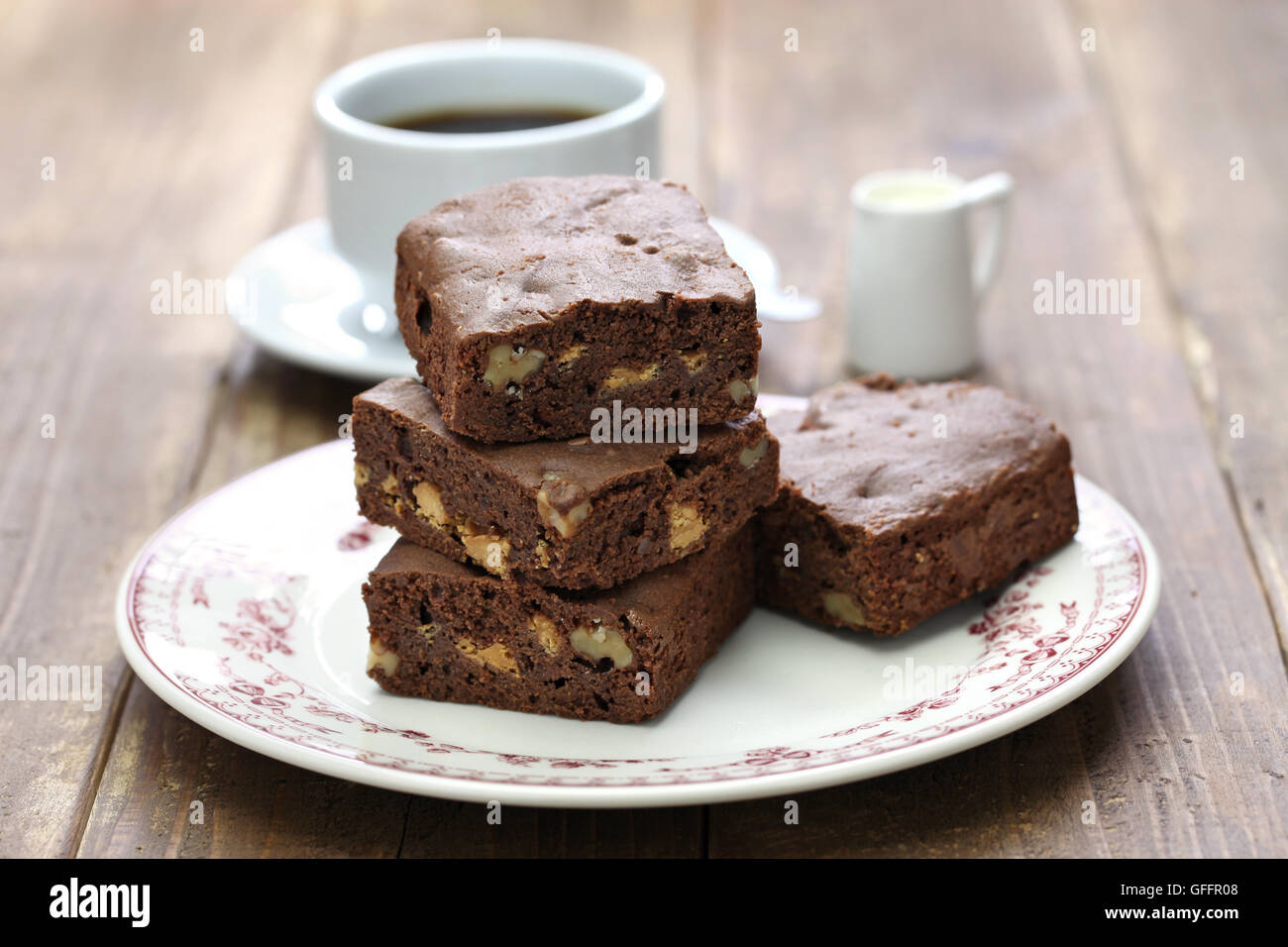Pastel Brownie de chocolate caseras, coffee break Foto de stock