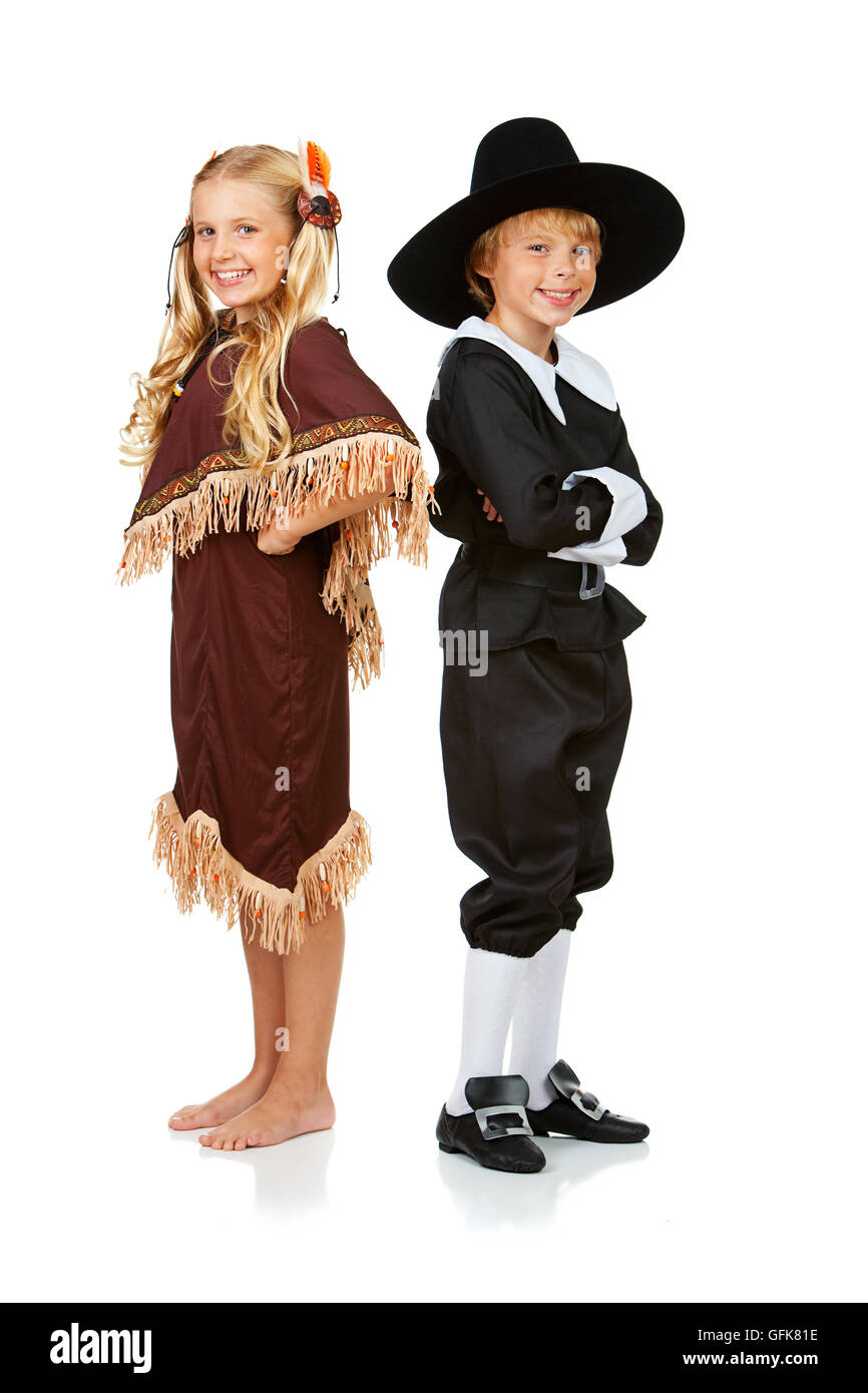 Serie con niños vestidos traje para celebrar la fiesta de Acción de Gracias americano. Como niño, niña pigrim como Nativo Americano Fotografía de stock - Alamy