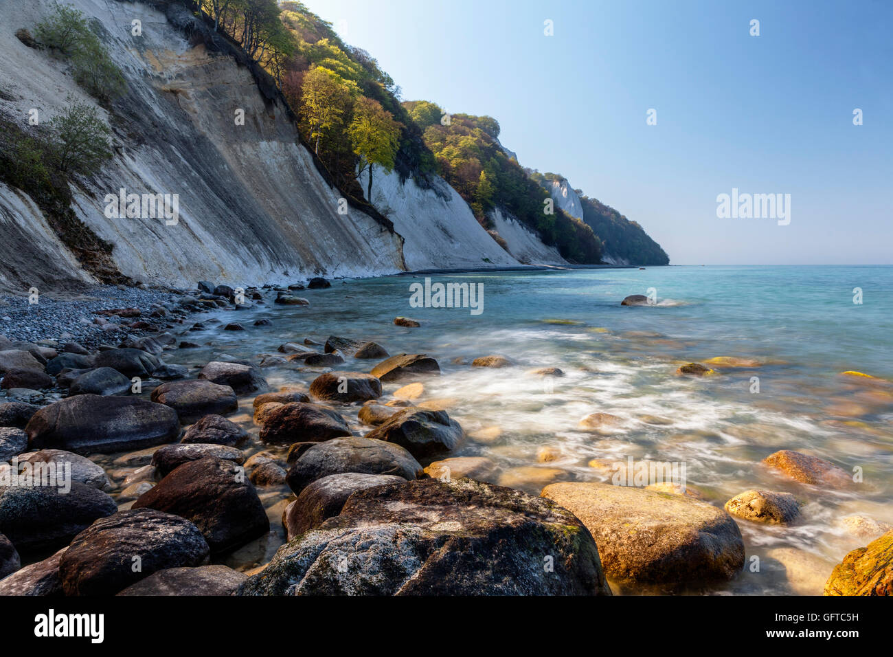 Acantilado de tiza y hayedos, Parque Nacional Jasmund, Rügen, Alemania, Patrimonio Mundial de la Unesco. Foto de stock