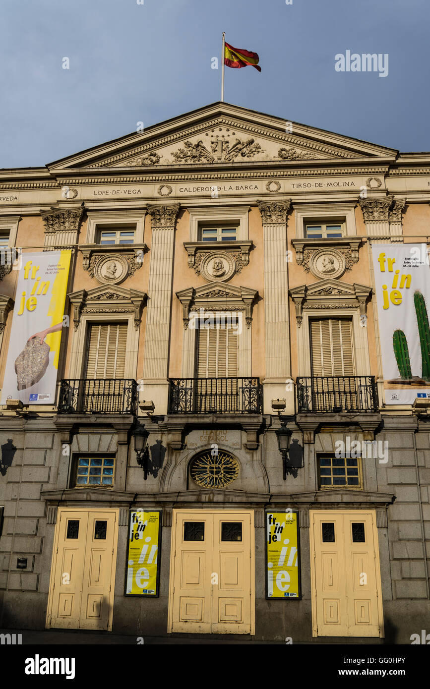 Teatro Español, construido en el siglo XVI, la Plaza de Santa Ana, El  Barrio de Las Letras, Madrid, España Fotografía de stock - Alamy