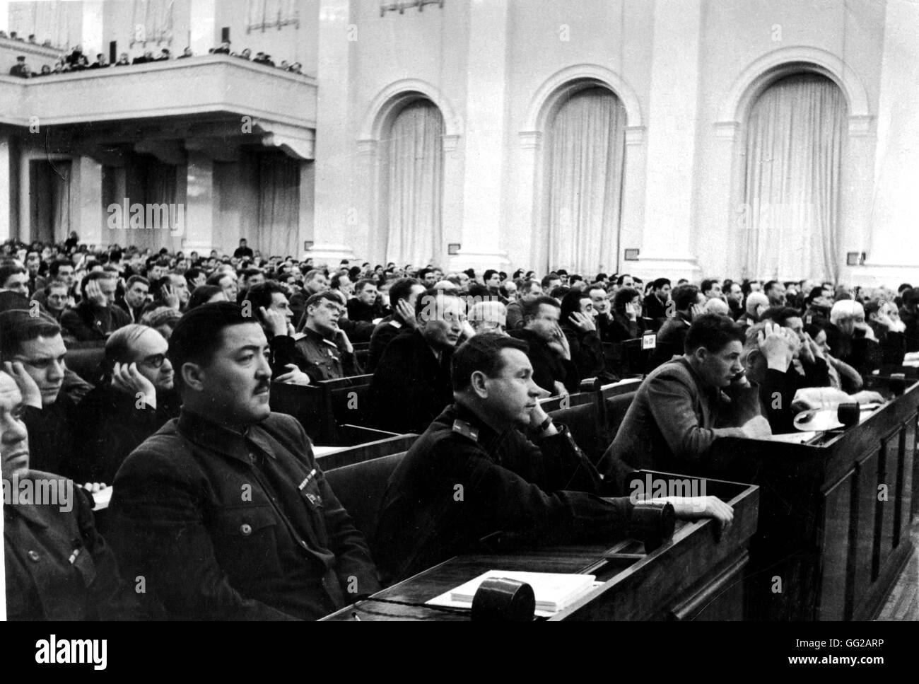 Una sesión del Soviet Supremo el 1 de febrero de 1944, la URSS Foto de stock