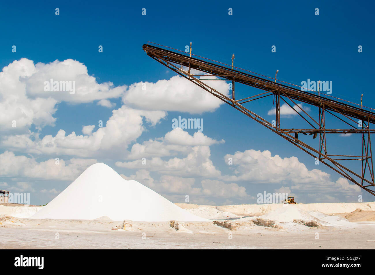 Mina de sal a cielo abierto en La Guajira, Colombia Foto de stock