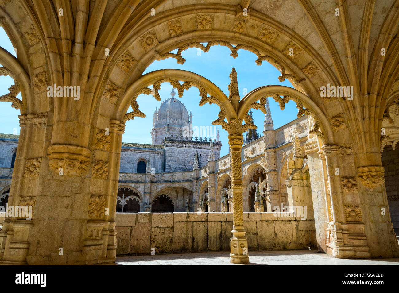 Ornamentación manuelino en los claustros de Mosteiro dos Jeronimos, UNESCO, Belem, Lisboa, Portugal Foto de stock