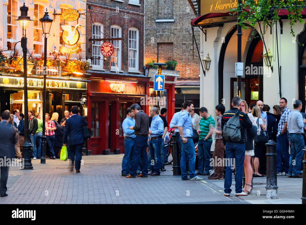El Roundhouse Pub en Garrick Street, West End, Londres, Inglaterra, Reino Unido Foto de stock