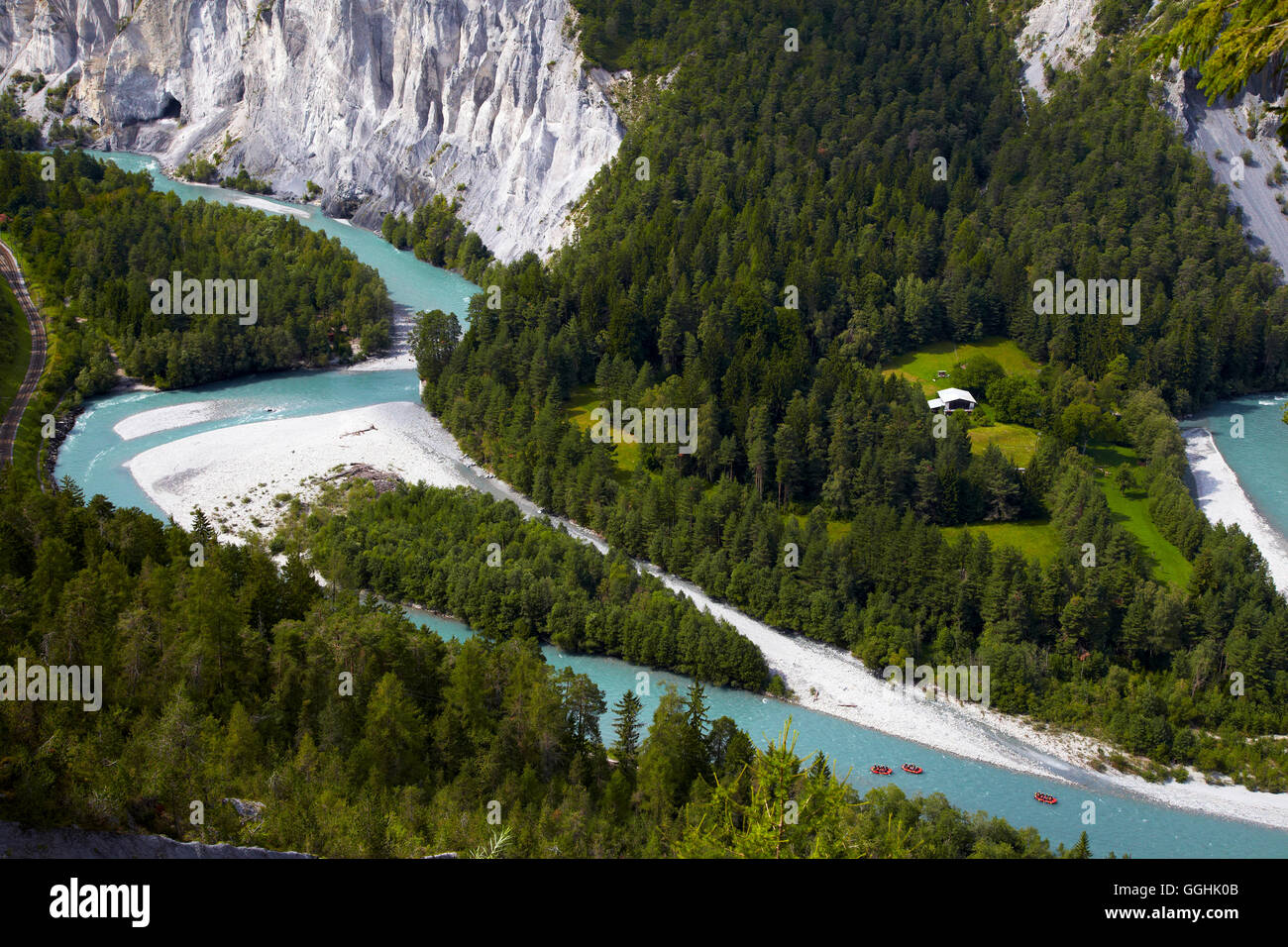 En la vista, Ruinaulta Rheinschlucht canyon, Vorderrhein, el Rin, el cantón de los Grisones, Suiza, Europa Foto de stock