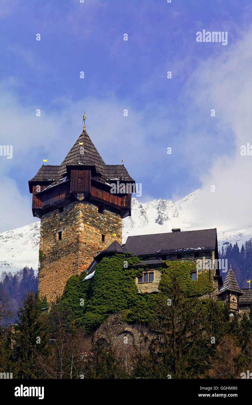 Castillo, Obervellach Niederfalkenstein, Parque Nacional Hohe Tauern, Carintia, Austria, Europa Foto de stock