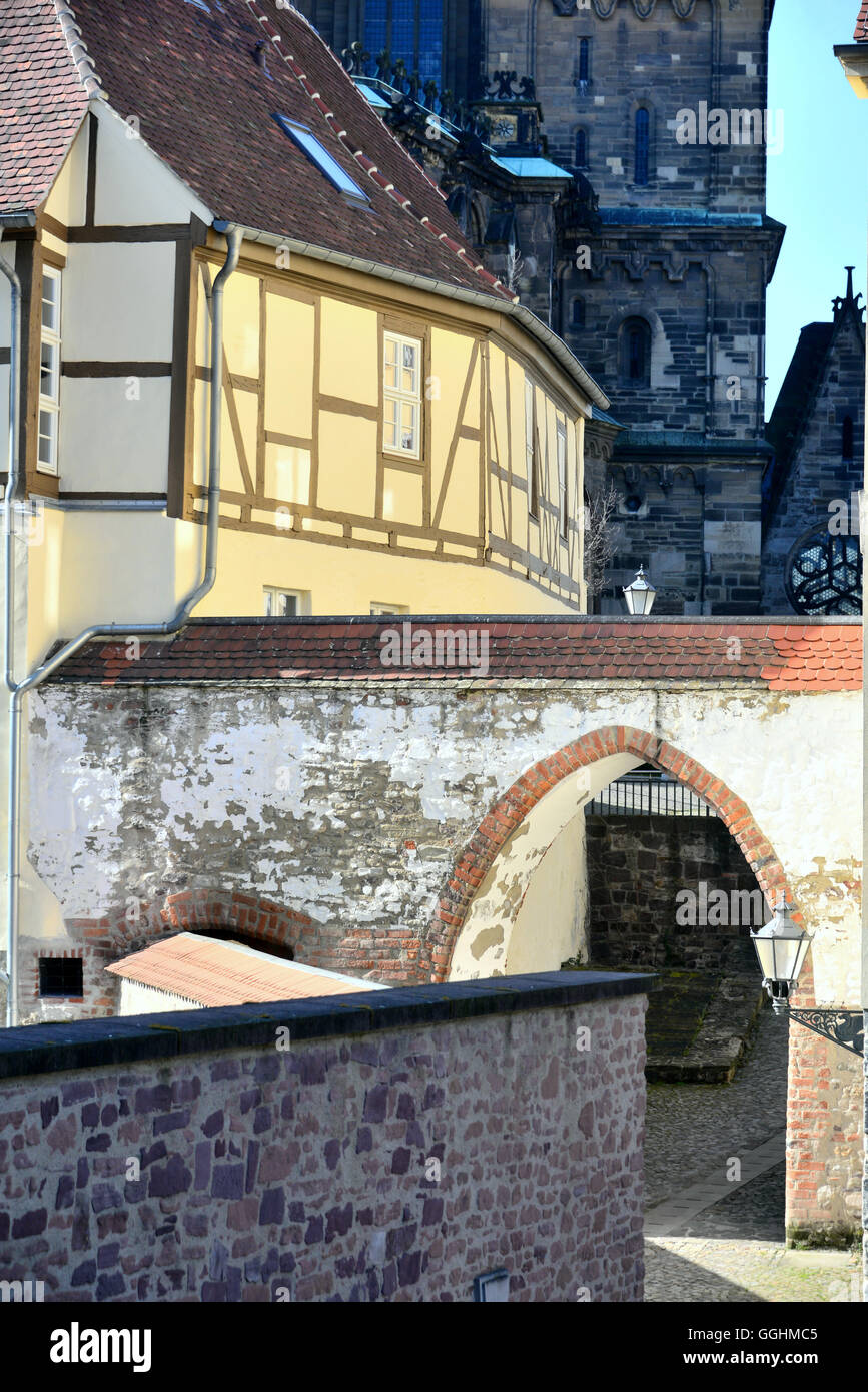 La Catedral de Magdeburgo con Fuerstenwall y puerta de la ciudad, Magdeburger Dom, Magdeburgo, Sajonia-Anhalt, Alemania Foto de stock
